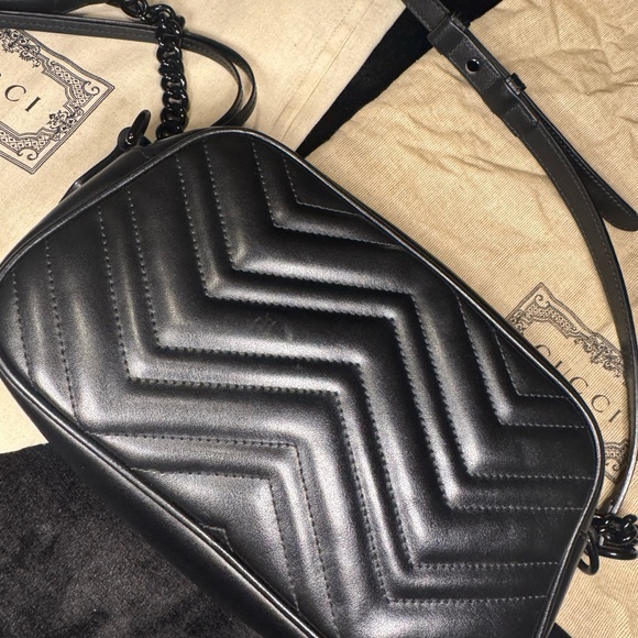 GG Marmont Small Shoulder Bag - Picture 12 of 15